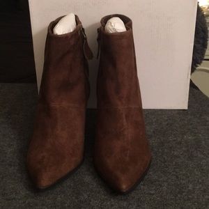 🔥Sale🔥NWOT brown suede ankle boots